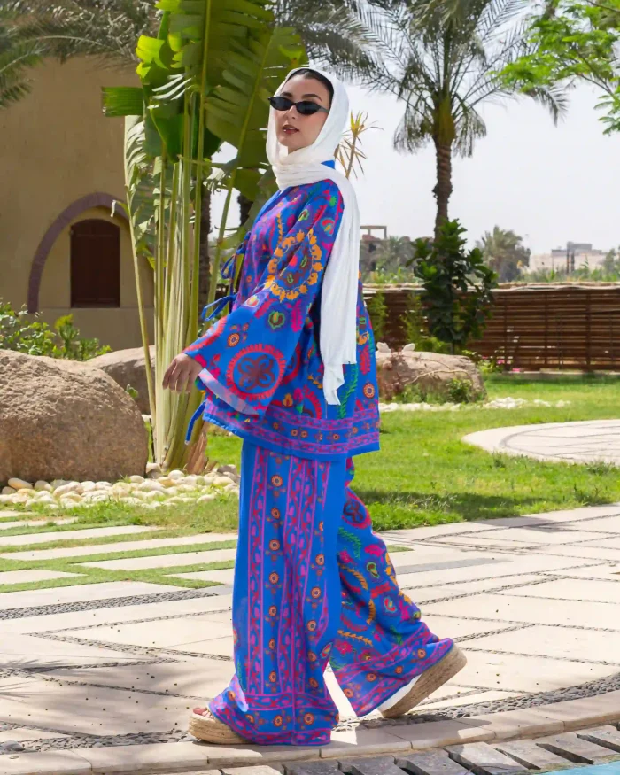 Suzani Set in Blue - Image 4